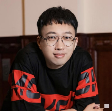 情商高真的很重要，不信你看于正，被七七妈拒绝签约后，仅用一句话就能体面离场，还把