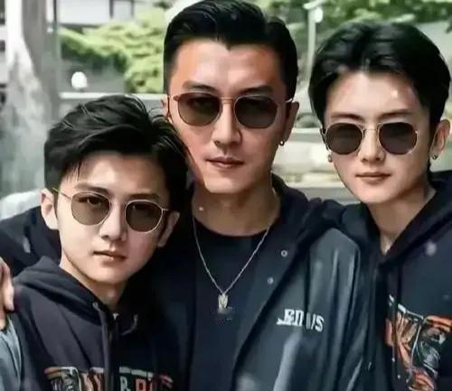 谢霆锋的两儿子可以说是中了“基因彩票”。他们继承了父母的优良基因，颜值出众，Lu