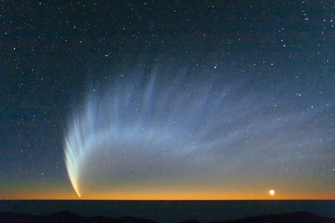 250万年前，一颗叫HD7977的恒星从太阳系旁边擦了过去。它没有撞上什么东西
