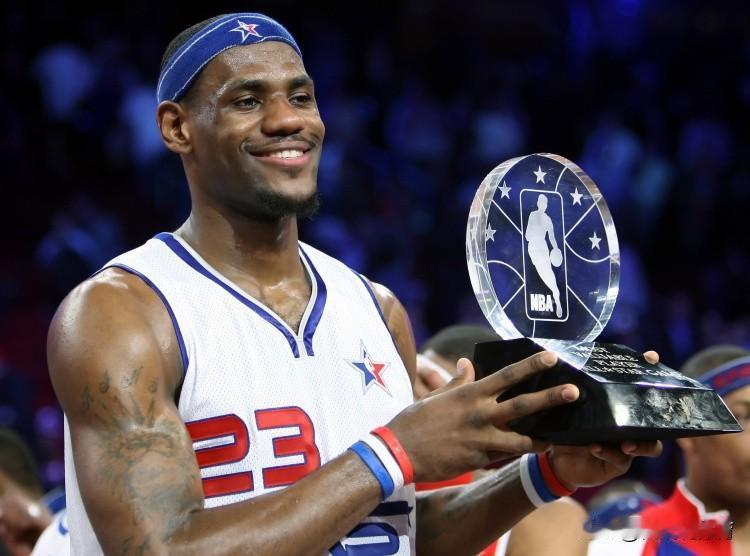 湖人记者为詹姆斯打抱不平。湖人记者AnthonyIrwin对詹姆斯2026年