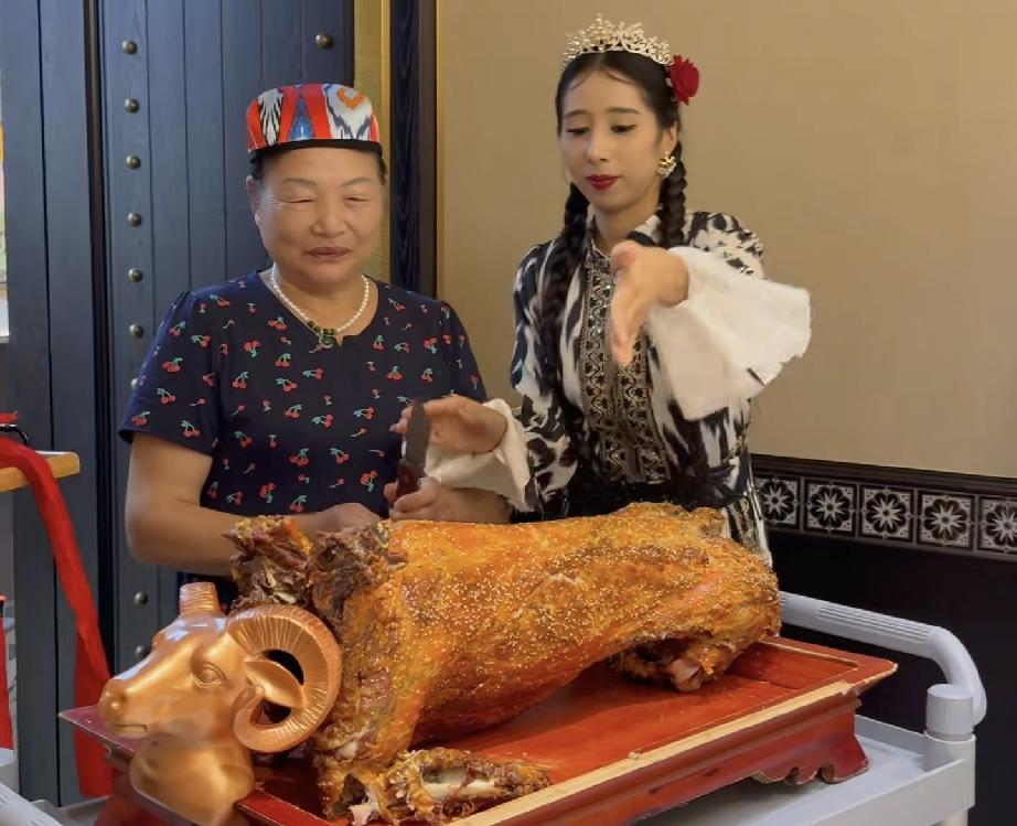许健华带母亲走遍去年走过的路妹妹许爱华家有喜事了许健华留言区都在呼叫一个人