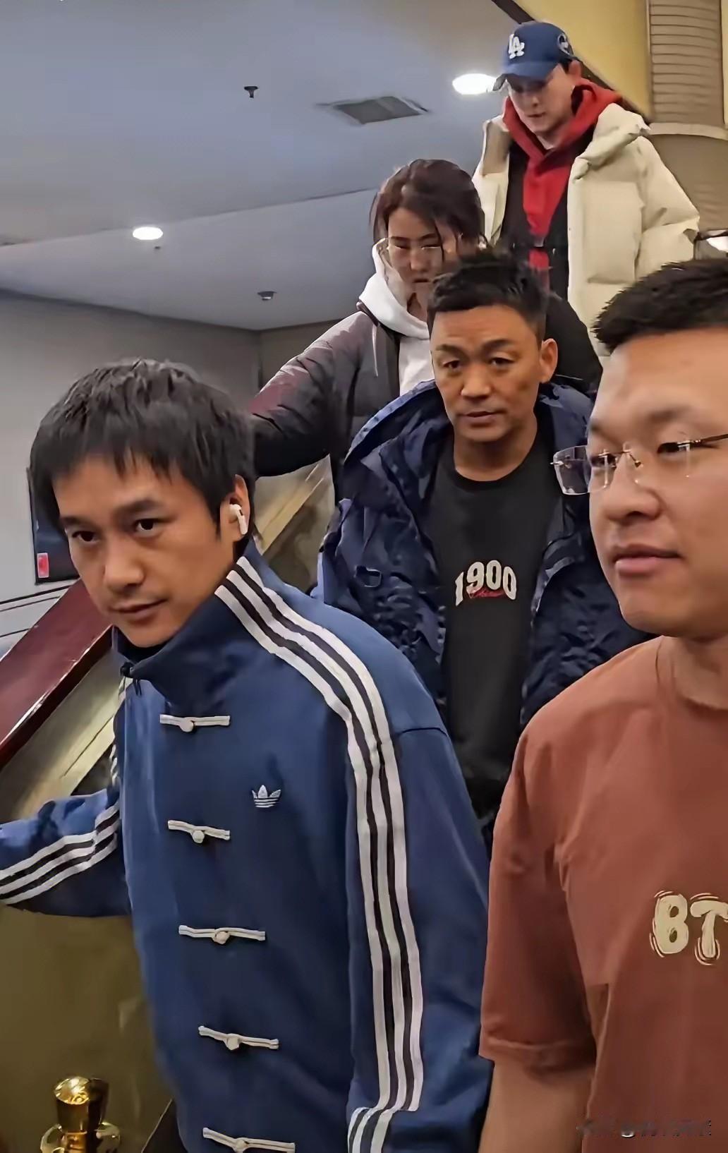 王宝强从一个草根到顶级明星，肯定是有其过人之处，他的眼神里早没了从前的憨厚老