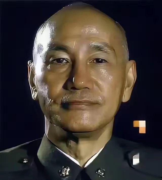 台湾有个学者叫蔡正元，说蒋介石一直想葬在南京中山陵边上，还建议大陆让一步。蒋介石