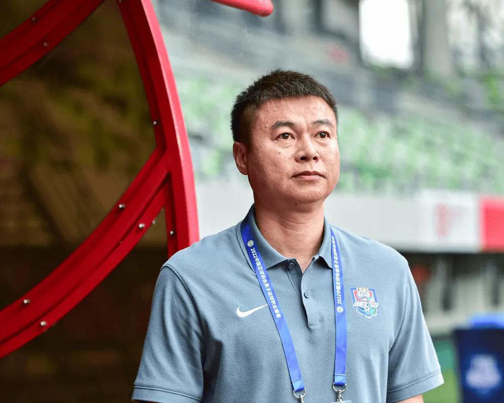 于根伟是不是本土中生代教练中最优秀的那位？目前来看，于根伟、邵佳一、李金羽是