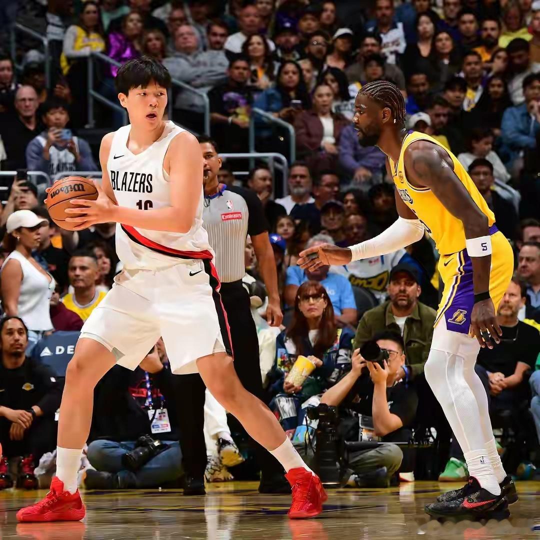 没有对比，就没有伤害，杨瀚森已经算幸运的了！盘点2025届新秀里中锋球员的表现—