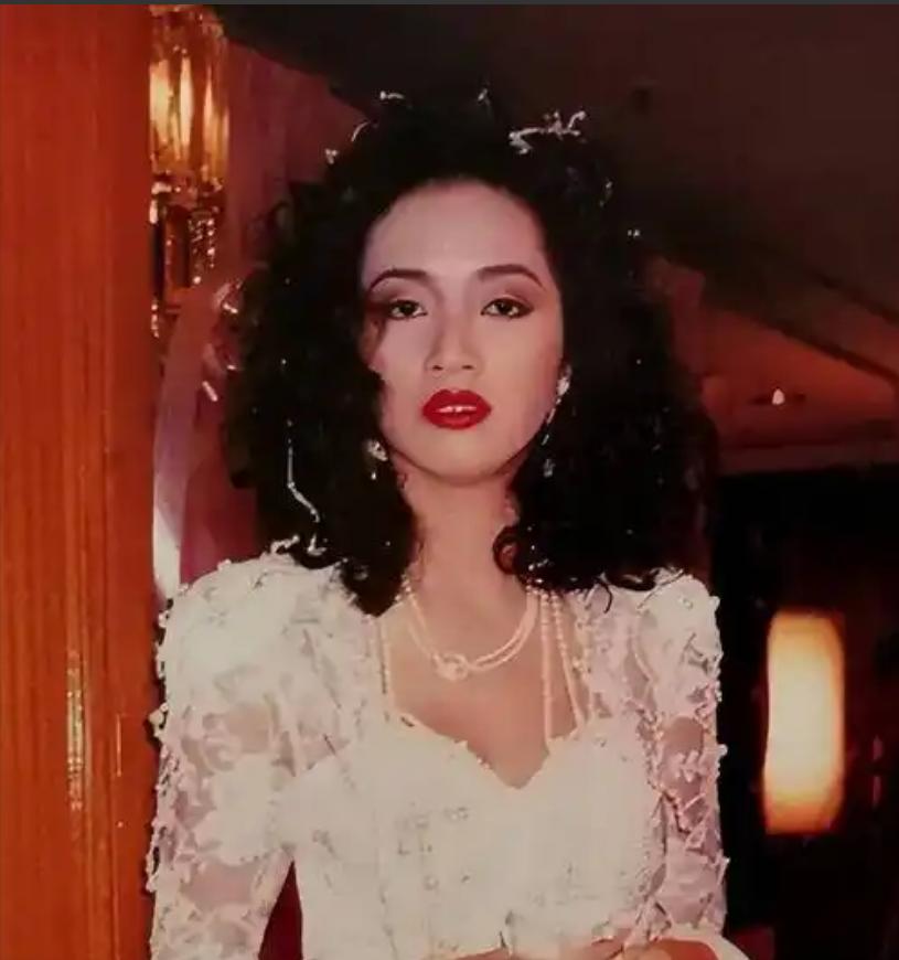 梅艳芳这信托基金，才叫把人心看透了！2003年她走后，遗嘱写得明明白白，母亲每月
