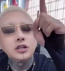 方丈怒斥刘二狗和娜美炒作，两人一个公司！事情的真相被揭开了。知名主播方丈