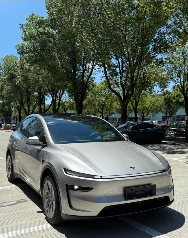 二手特斯拉ModelY，三年保值率54.3%在纯电里什么水平？ModelY三年保值率54.3%，在纯