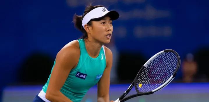 张帅组合在昨天14日，2025年WTA500伦敦站女双赛事中，惜败对手、止步决赛