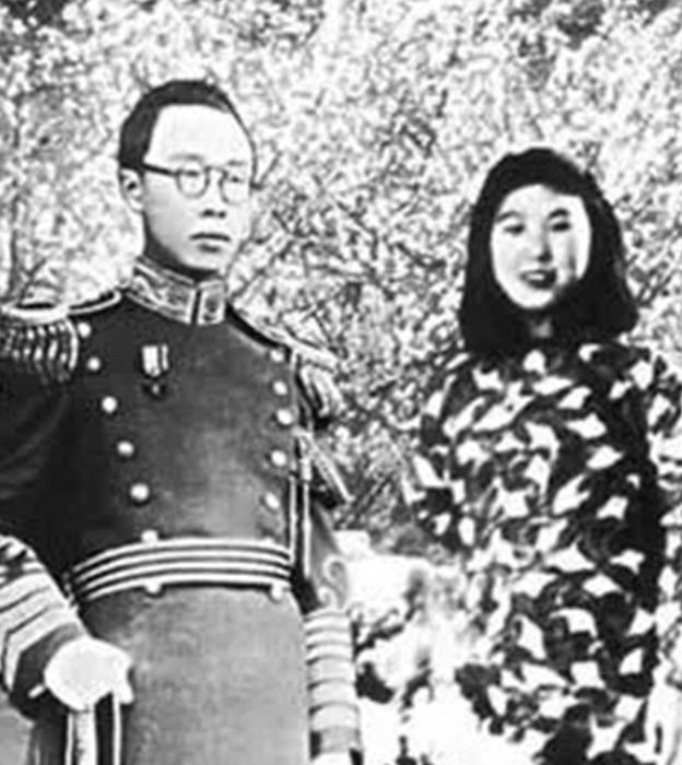 监狱里，李玉琴要跟溥仪离婚，她说：你比我大22岁，从不跟我亲近，也不能生儿育女，