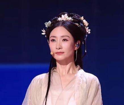 真无语，淘汰了两个真正乘风破浪的女人。