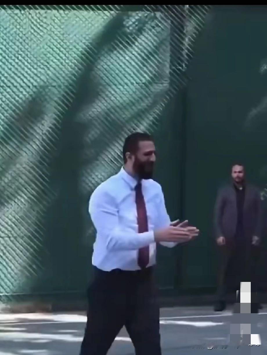 哎！二十年河东，二十年河西啊！20年多前，沙拉还是一名关押在伊拉克的基地组织战