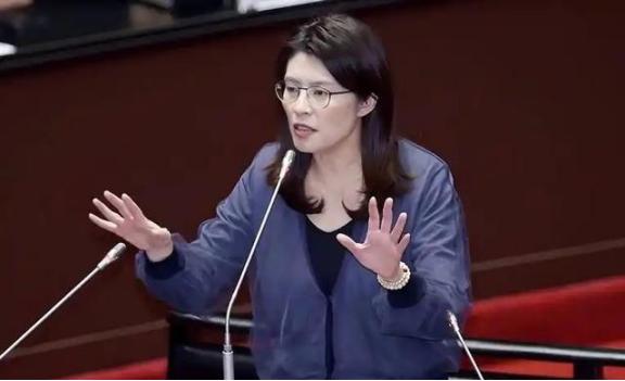 郑丽文提出“一国两区”主张，为何蓝营的民调支持率大涨？郑丽文“一国两区”主张