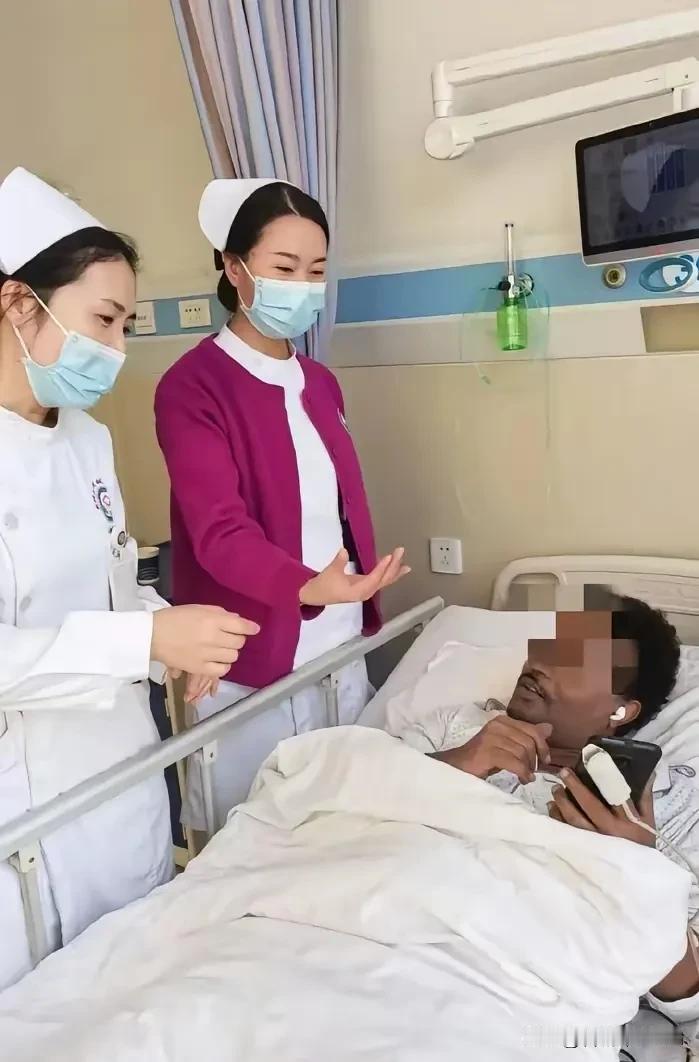 冈比亚留学生突发白血病，幸得厦门大学附属第一医院及时救治，目前病情稳定精神状态良