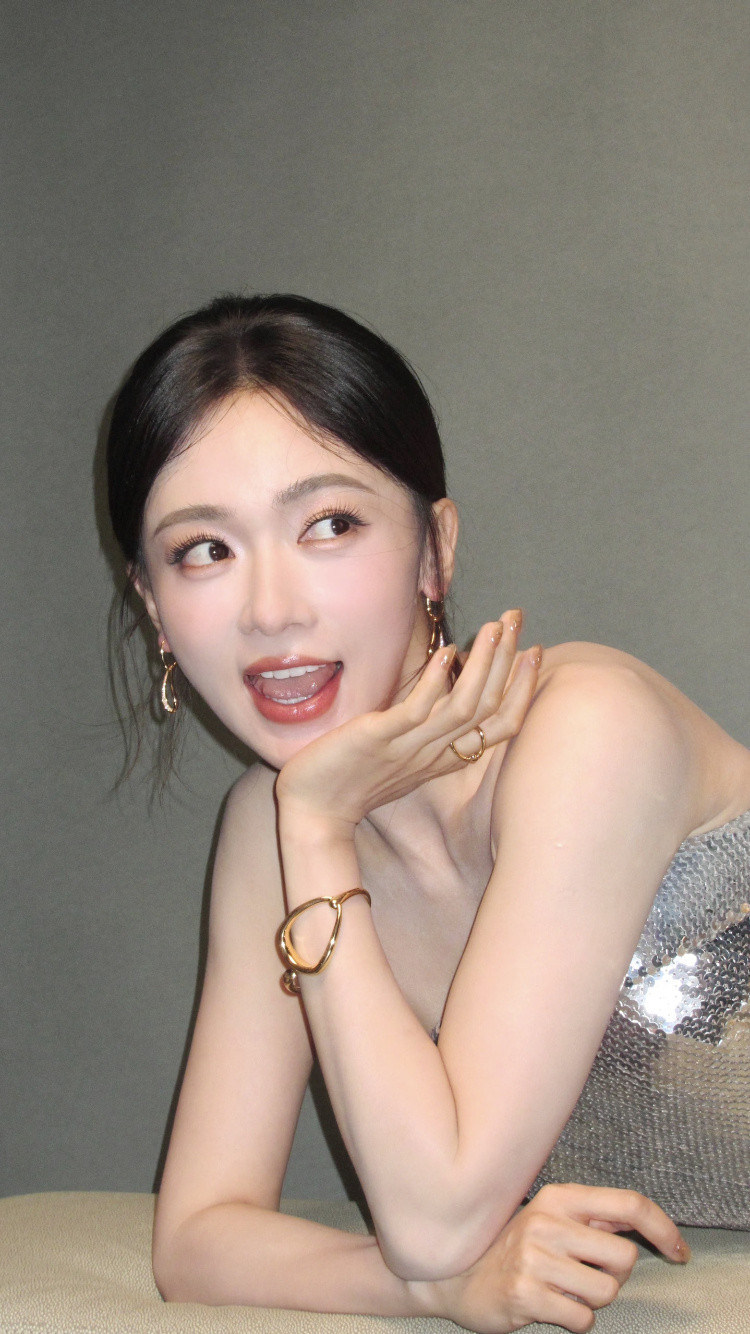 吴谨言吴谨言这美背不拔罐可惜了