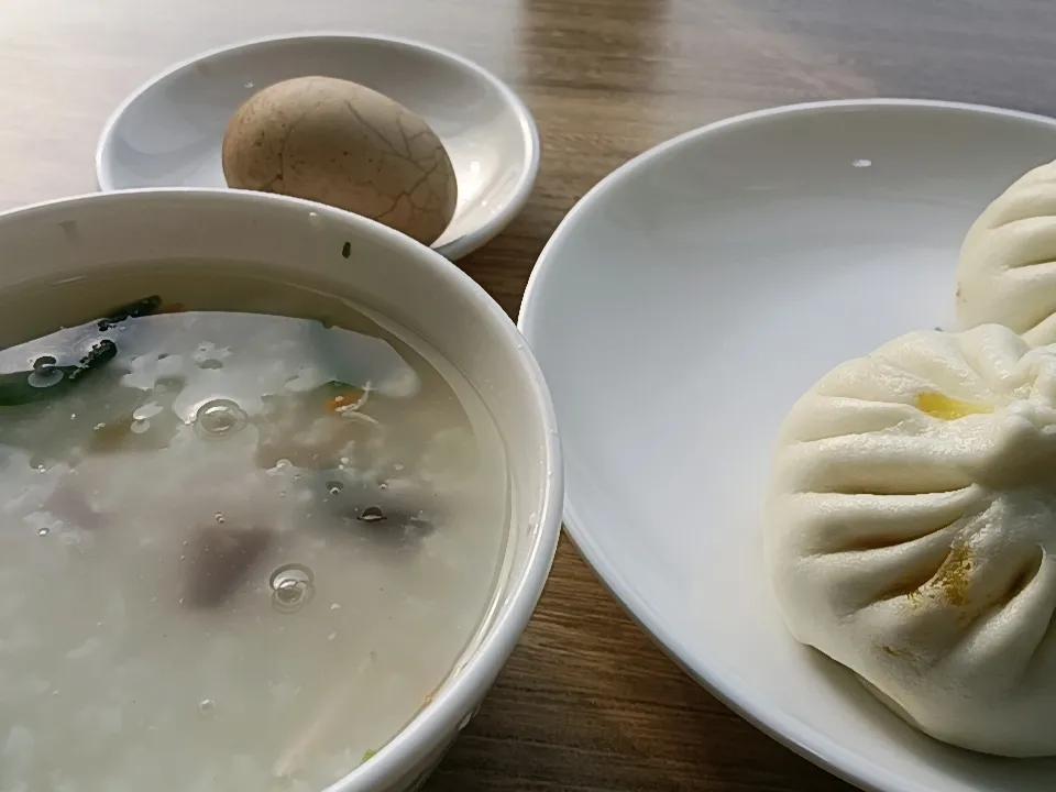 一大早上，来成才路吃包子，好久没出来吃饭了，试试口味——卜之丁工作日记