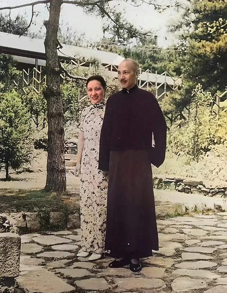 1937年，老蒋夫妇的一张合影。