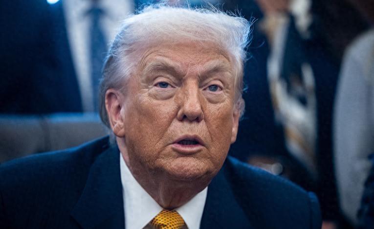 4月22日的美国国会听证会上，爆出了一个让全世界大跌眼镜的超级冷门。商务部长卢特