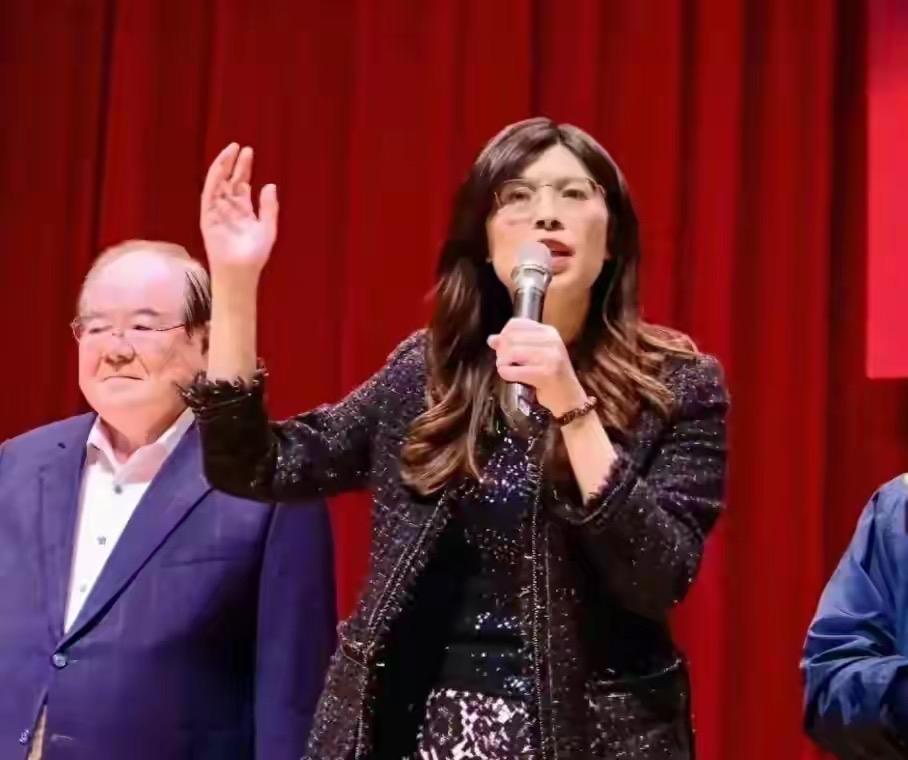 火力全开！郑丽文连出四张王炸，拿回50亿财产直捣赖清德“老巢”郑丽文这波操