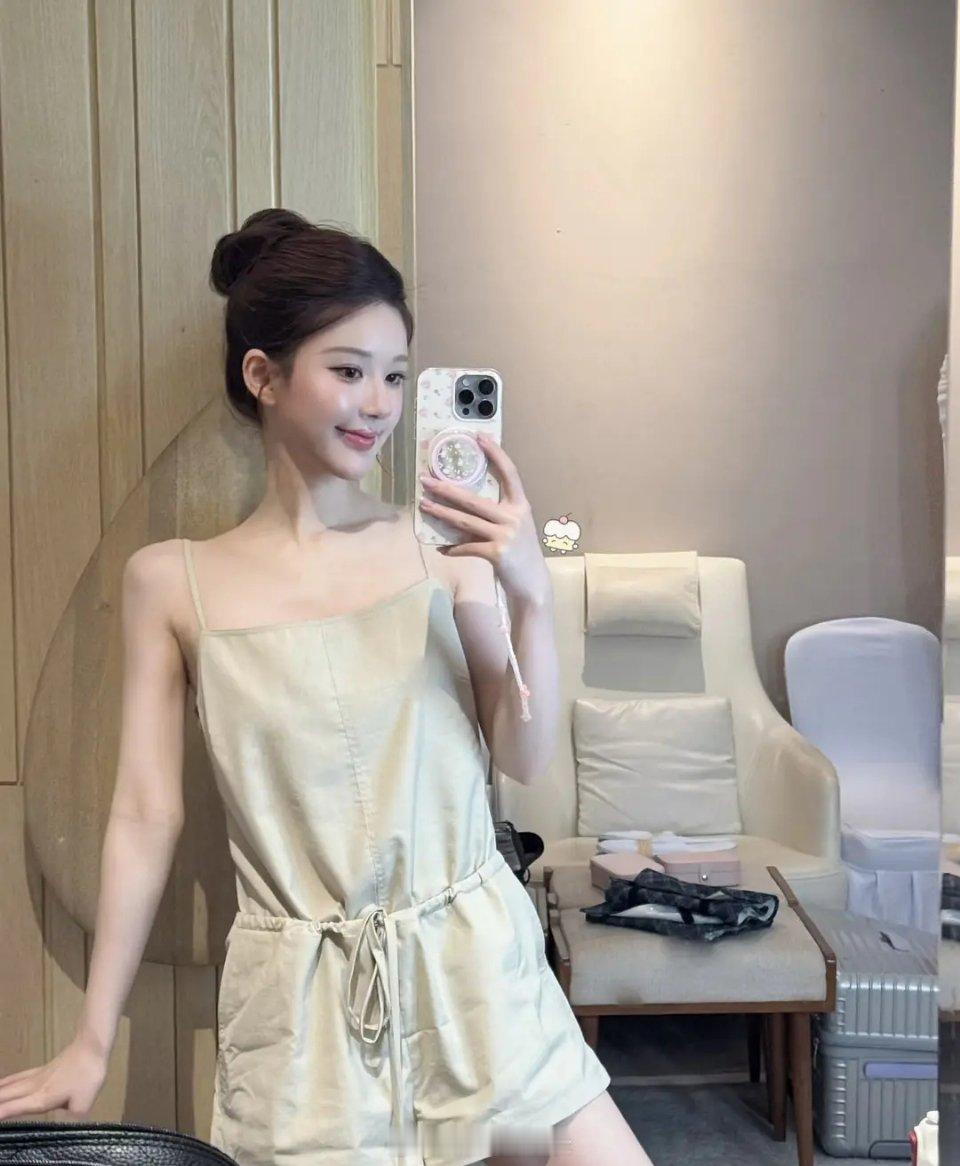 第一张还以为是哪个网红，。真的回不去了吗？