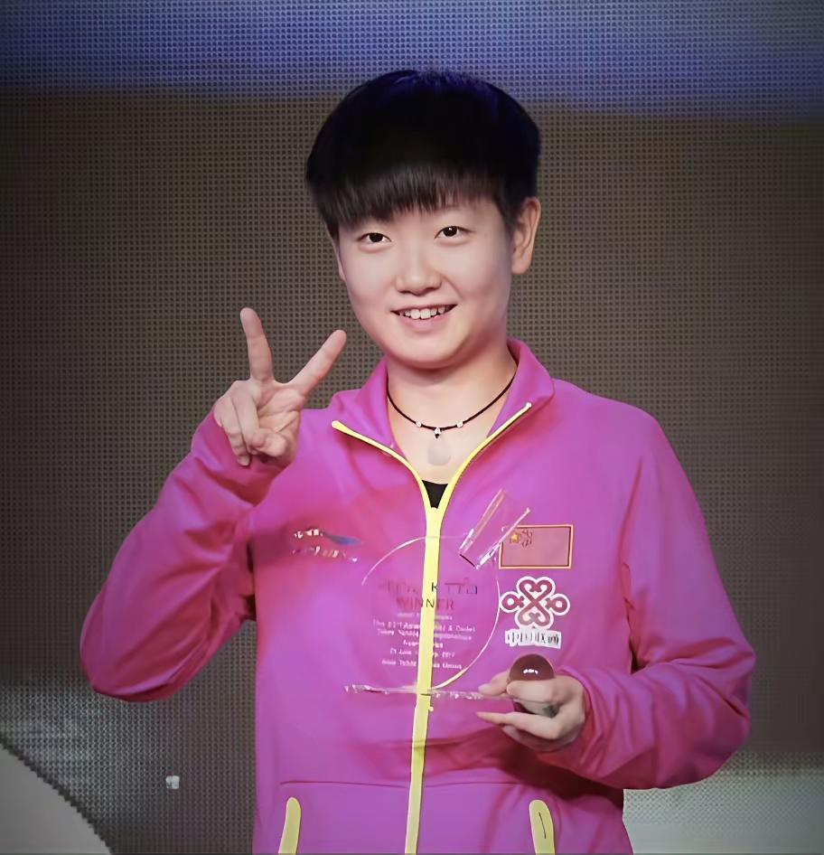 如果喜欢孙颖莎，那就在赛场为她鼓掌，赢了给她鼓励，输了给她加油，别人夸她