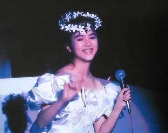 “对不起，我们更适合做朋友。”1995年，叶蕴仪轻声对林志颖说出这句话时，窗外的