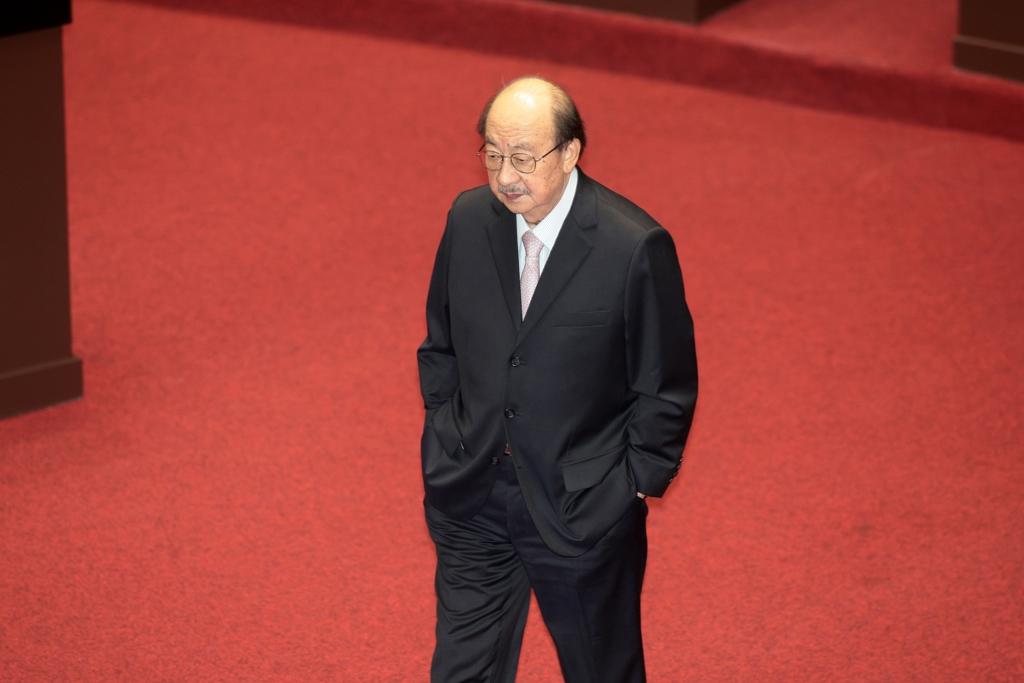 新人新气象！新任民众党党团松口同意1.5万亿军购案付委柯建铭：或成绿白合作契