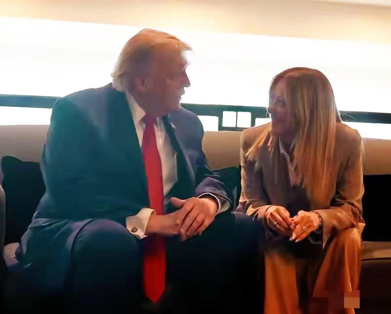 特朗普回应梅洛尼！特朗普证实梅洛尼在G7峰会上反复要求与他合影！梅洛尼则脱口