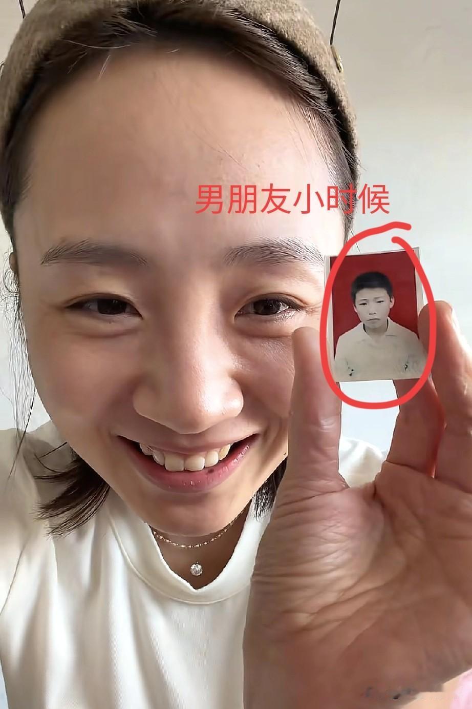 我要是秋天爸爸，得被气疯了。秋天妈妈晒照，大方承认儿子秋天和男朋友张纹铭小时