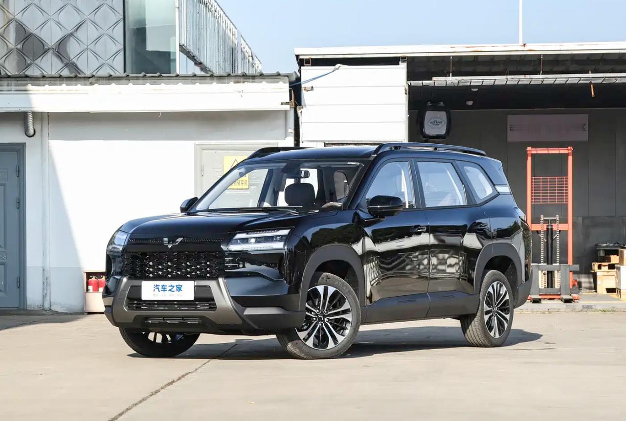 五菱星光560：空间与动力，适配家庭日常出行五菱星光560车身尺寸4745×