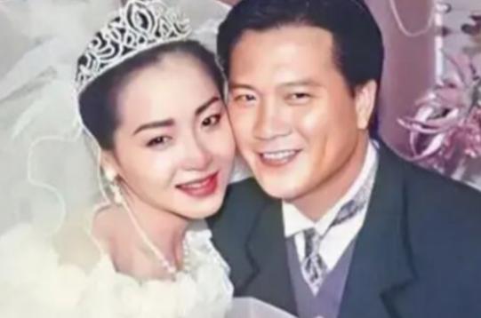 1984年，26岁的恬妞嫁给了印尼富豪，结婚当晚，她才知道老公可以娶二房，没想到