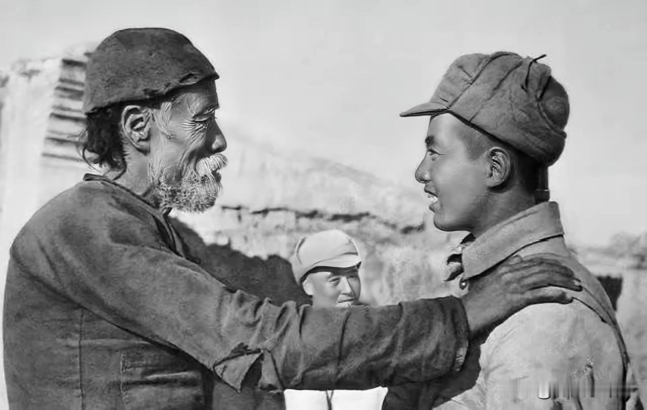 1944年7月，日军抓获一个79岁的老头和34名妇女。日军让他看守妇女，他点头答