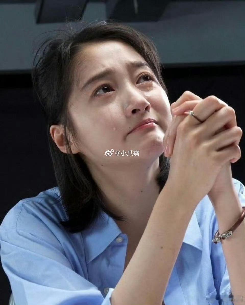 关晓彤的头发为什么长眉毛那去了