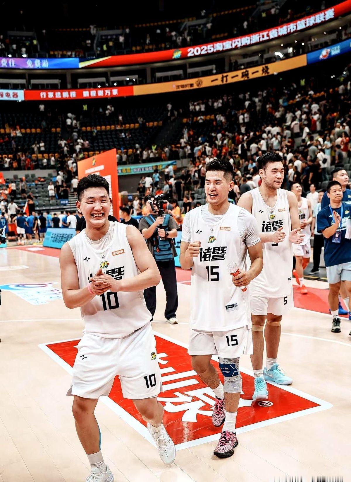 浙BA这剧本太刺激了，加时赛定生死！诸暨队硬是把不可能变成了可能。赛季初谁都