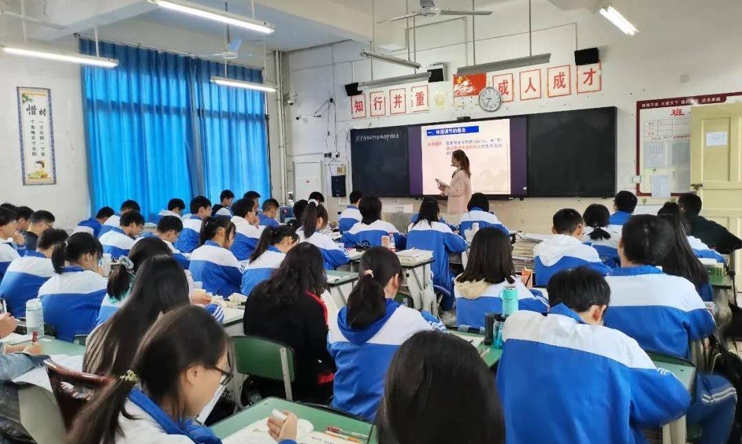班主任坦言：能考上重点高中的孩子，这10条至少占7条！1、手机能管得住。