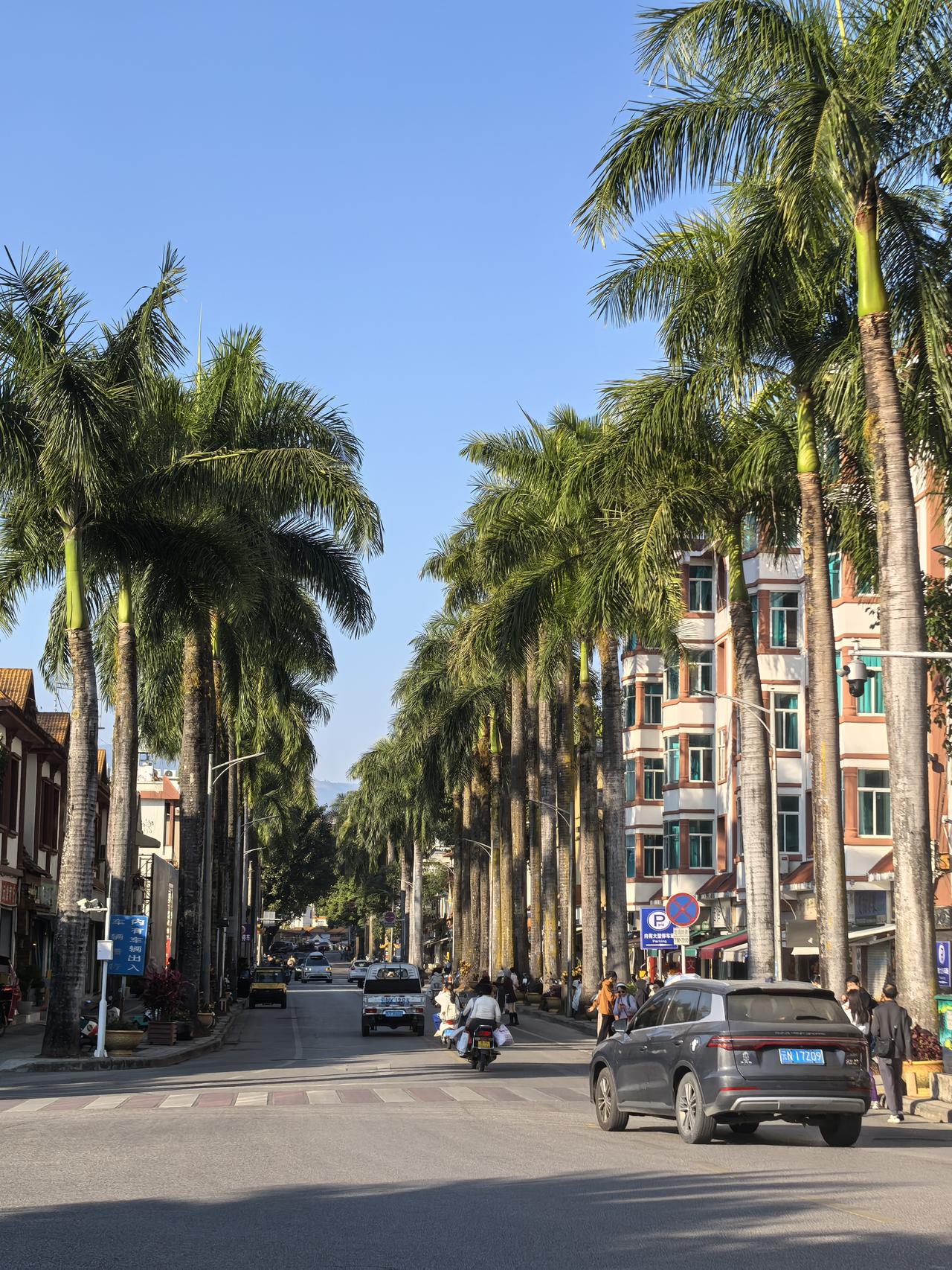 芒市，为随处可见的便民设施点赞我们昨天离开临沧，经祥临公路、天