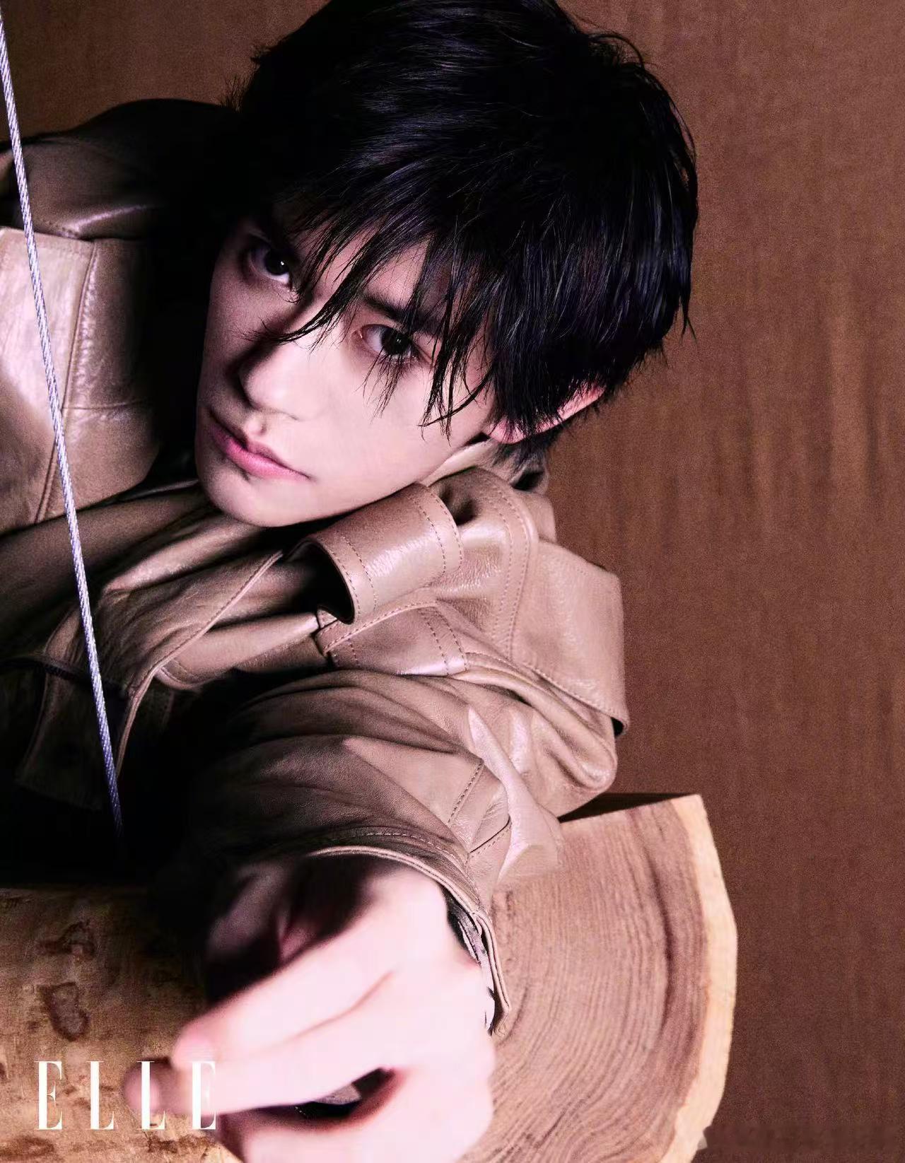 又是被易烊千玺排面硬控的一天真的被易烊千玺的排面反反复复的惊艳到了…⋯除了千