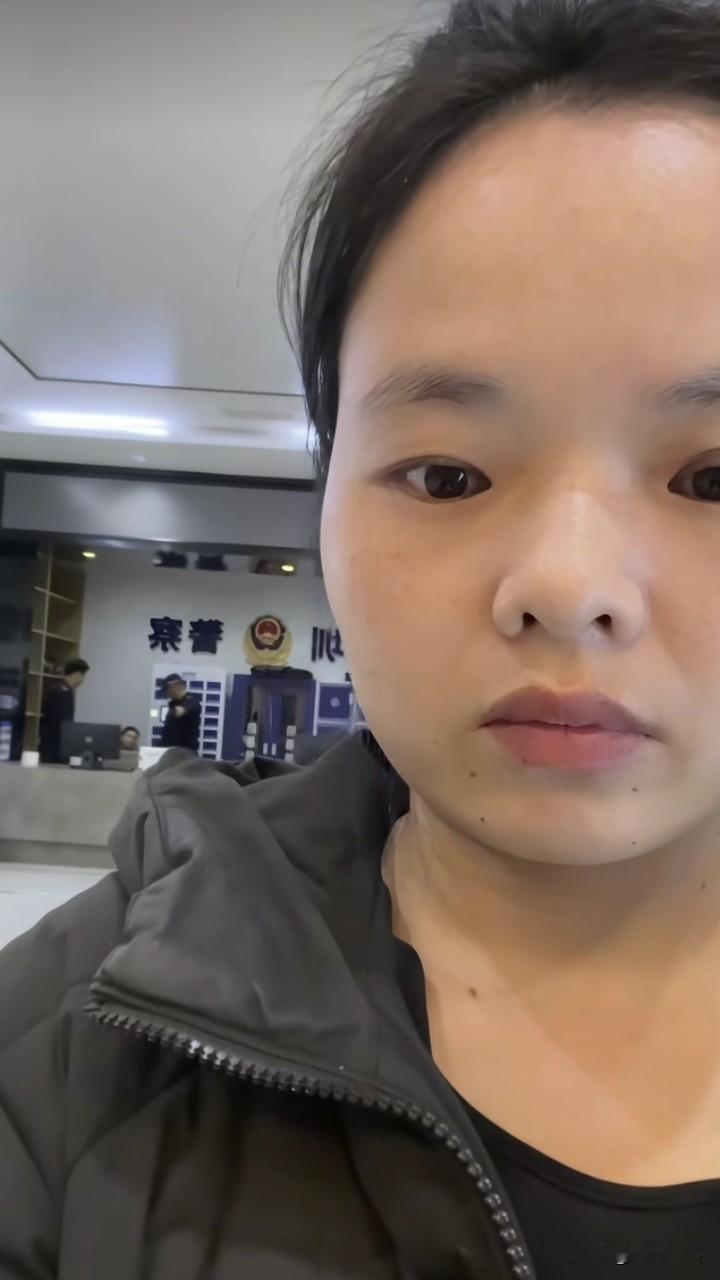 商家这次选择硬刚了！山东滨州惠民县的“小仙女”王女士，退货旧的童装，不仅不思悔改