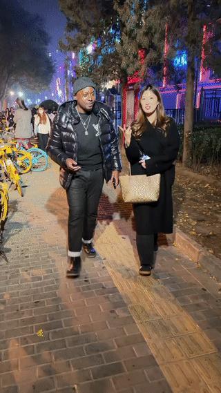 难怪黑人会这么爱中国？因为他们在中国生活的简直是太滋润了！不但有花不完的钱，