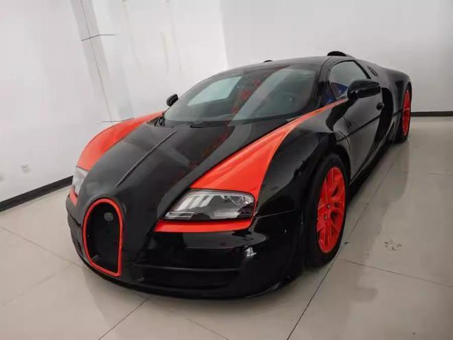 一辆无法上牌布加迪威航拍出1305万一台无法上牌、不能上路的布加迪威航拍出13