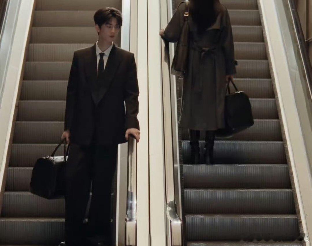 张凌赫和张婧仪同框，这两张脸真的很有都市感，求合作