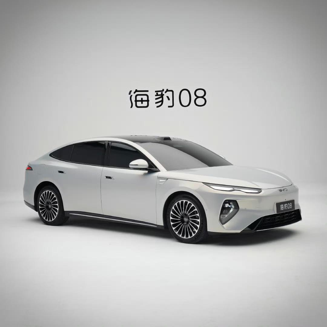 这是比亚迪最好看的轿车车型了吧！海豹08是比亚迪海洋网冲击高端的一个最新作品