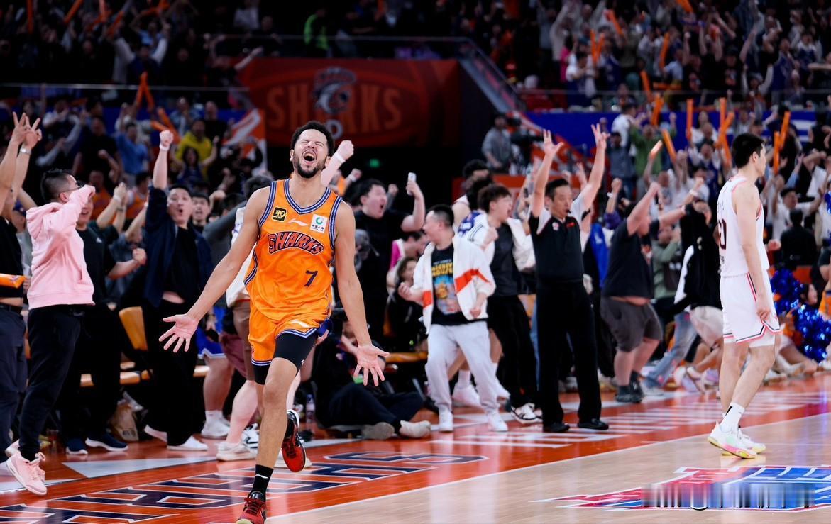 哈维即将加盟辽宁男篮？据直播吧透露，辽宁男篮近日加速引援进程，球队第六名外援预