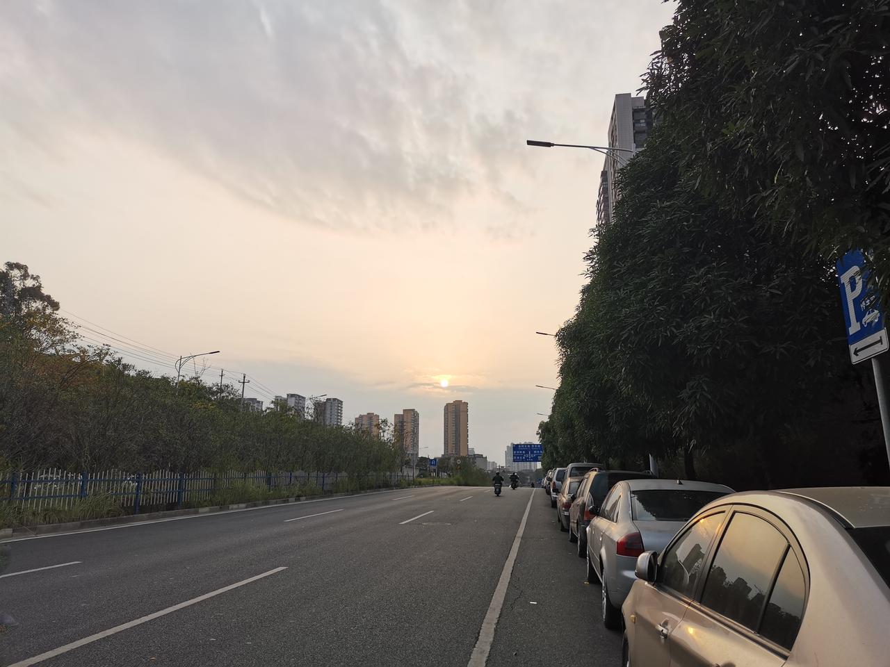 油价要破9了！车主连夜去“囤油”，有人算完账却笑了：根本没必要！最近“油价