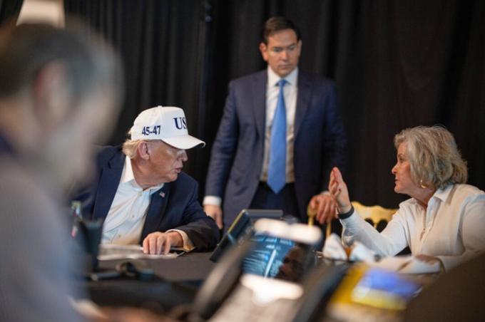 美国这次真被打疼了，特朗普白宫情绪失控，说话都变了调！特朗普说，美国将展开对伊朗