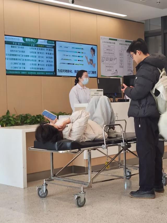 磁共振检查不适合哪些人群?不适合做磁共振检查的人群有哪些一、体内存在金属或电