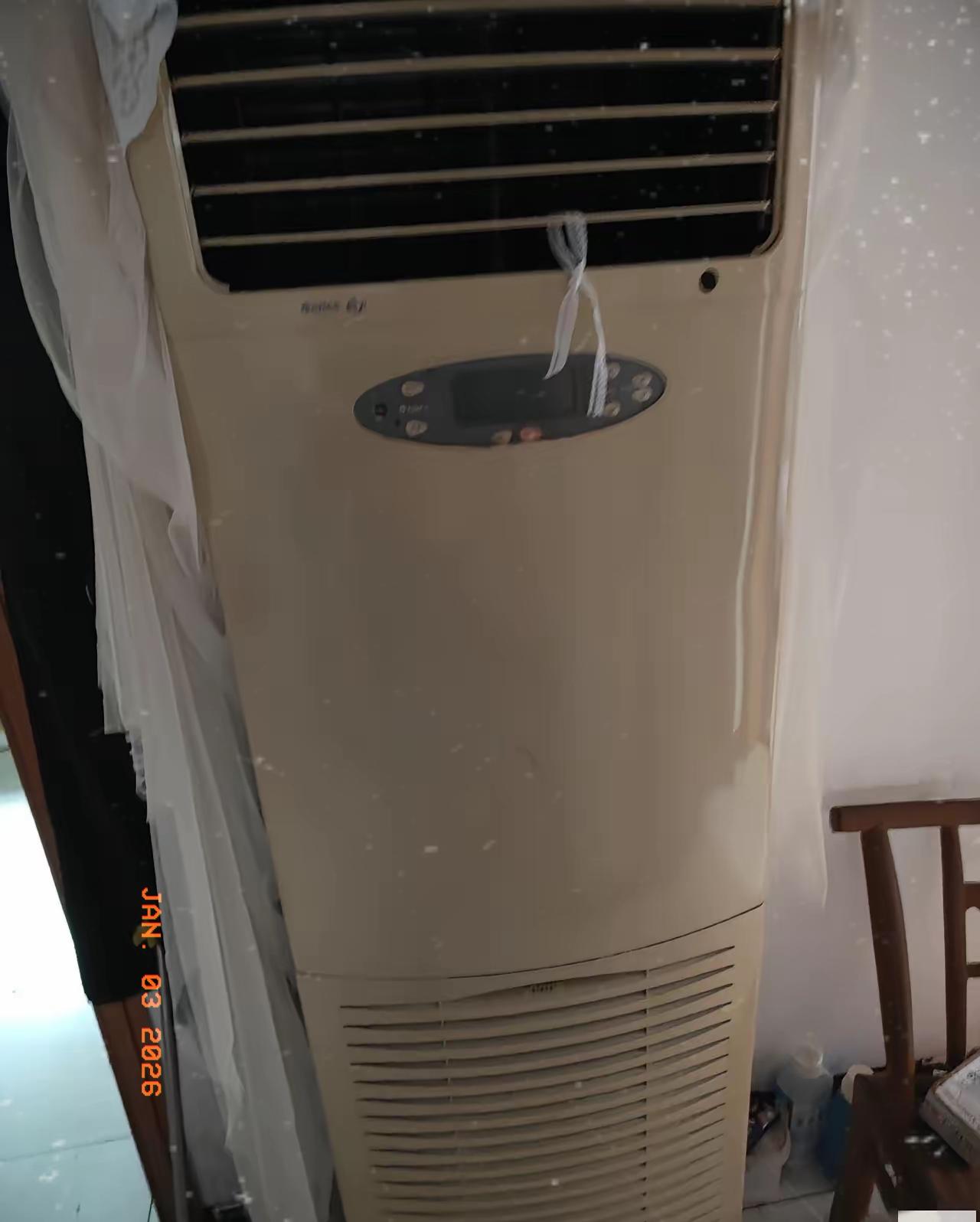 铜价飙到九千美元那天，我把家里那台2009年的老格力拆成零件卖出。铜管一上秤，