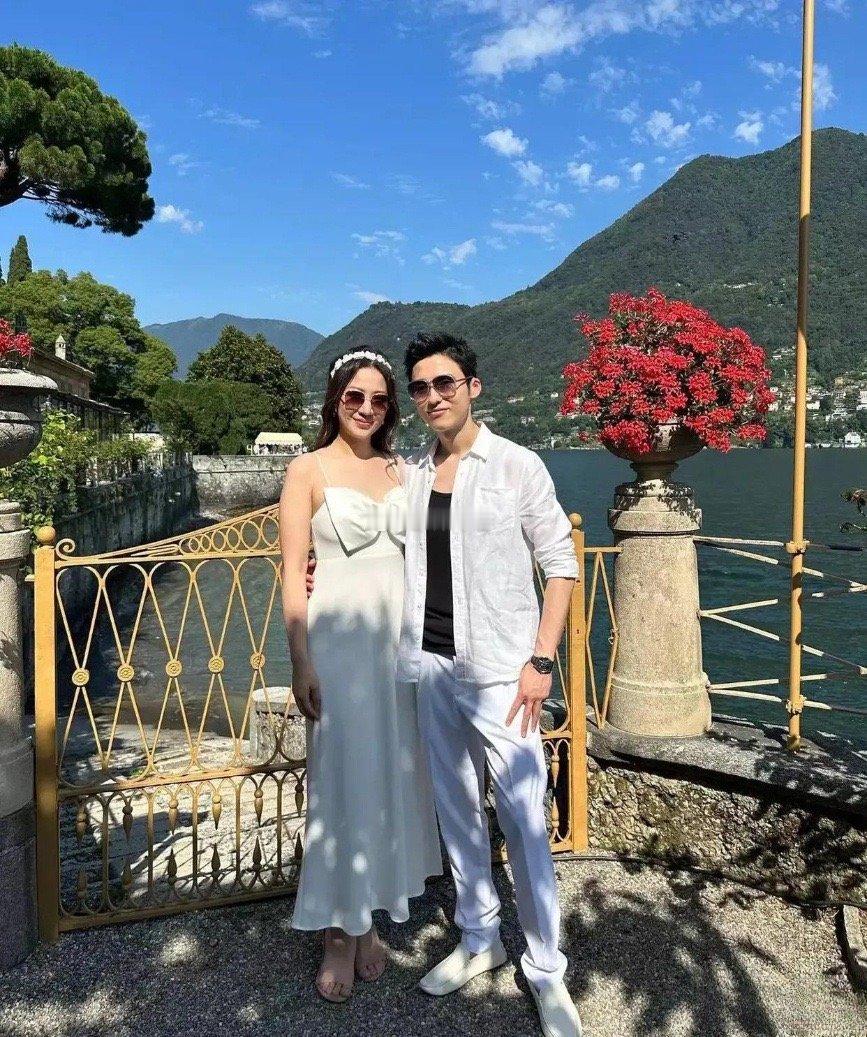 万万没有想到，他们居然是两口子。白看了十几年电视！