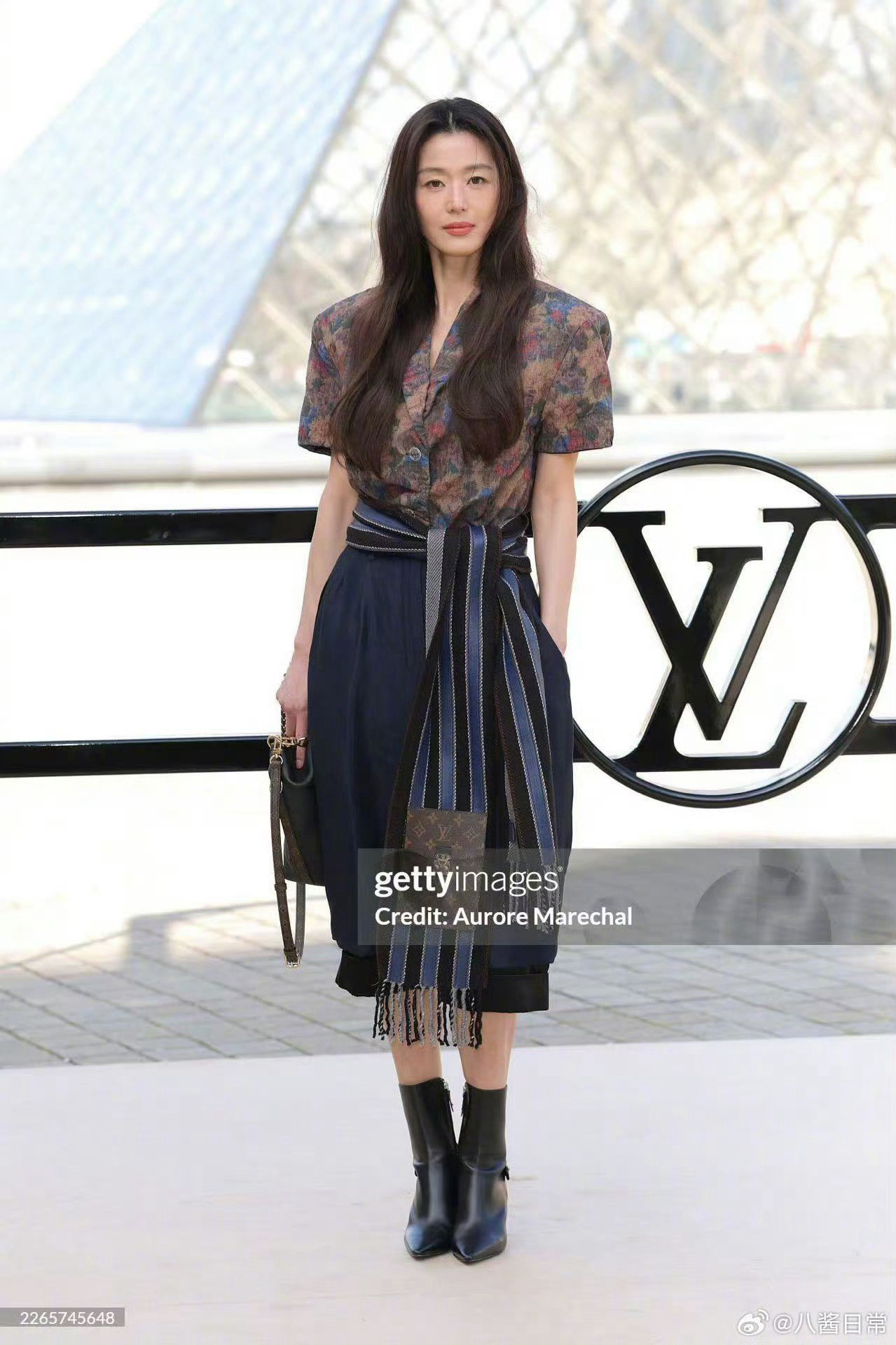 全智贤赢了，LV适合那种高挑且细长的人穿