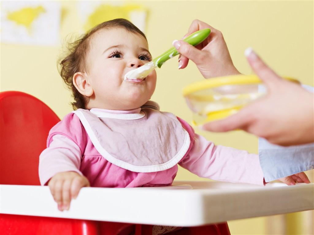 孩子独立吃饭, 宝妈不可不知的三个阶段训练